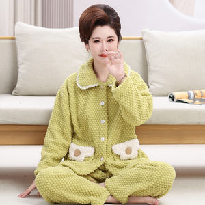 Vente chaude femmes hiver Cardigan revers ensemble à la mode épais Rose velours flanelle pyjamas thermique maison vêtements pour d'âge moyen - Product Image 4