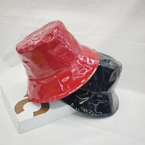 Gorros de <span class=keywords><strong>lluvia</strong></span> impermeables para mujer, sombrero de cubo de piel sintética brillante elegante, <span class=keywords><strong>gorro</strong></span> de pesca de Hip Hop de ala ancha sólida - Product Image 2
