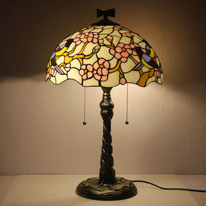 LongHuiJing 16 pouces Tiffany Style europé<span class=keywords><strong>en</strong></span> rétro Art maison lampe de Table <span class=keywords><strong>oiseau</strong></span> coloré avec mouche torsadée mosaïque vitrail lampe - Product Image 1