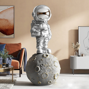 Statue d'astronaute en taille de vie, ornement de luxe moderne, meubles créatifs, Sculpture d'astronaute pour décoration intérieure - Product Image 1