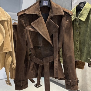 Trench da Donna <span class=keywords><strong>in</strong></span> Vera Pelle Scamosciata Marrone Scuro <span class=keywords><strong>con</strong></span> <span class=keywords><strong>Cintura</strong></span> <span class=keywords><strong>in</strong></span> <span class=keywords><strong>Vita</strong></span> - Product Image 1