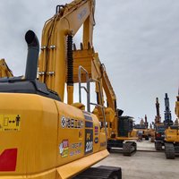 Excavatrice Komatsu PC220 d'occasion entièrement contrôlée, poids en ordre de marche de 22 tonnes, godet de 0,9 m, châssis renforcé pour terrains accidentés et humides