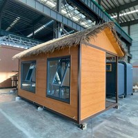 Cabane préfabriquée en forme de A avec toit en chaume, maison modulaire portable pour site de glamping rural, hôtel touristique, hébergement extérieur