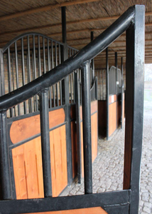 <strong>Feeding</strong> <strong>Bins</strong> Are Reversible Structural Integrity Is Comprehensive Steel Construction Is Strong and Durable <strong>Horse</strong> Shelter - Product Image 3