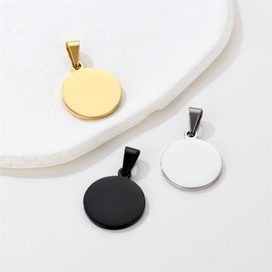 Pendentif personnalisé en acier inoxydable gravé, forme ovale ou ronde - Product Image 4