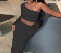 Ensemble de jupes Bodycon Club personnalisées jupe et haut court creux et jupe à une épaule Ensemble 2 pièces vêtements d'été pour femmes