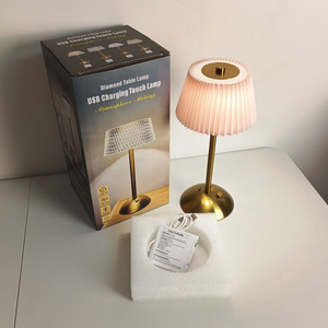 Hiện đại đơn giản xếp li vải kim loại đèn bàn qua biên giới phòng ngủ cạnh giường ngủ môi trường xung quanh ánh sáng có thể sạc lại cảm ứng ánh sáng ban đêm - Product Image 4