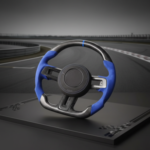 Volant en carbone forgé sur mesure GT pour <span class=keywords><strong>Ford</strong></span> Mustang S550 - Chauffant, écran LED et poignées en Alcantara - Product Image 1
