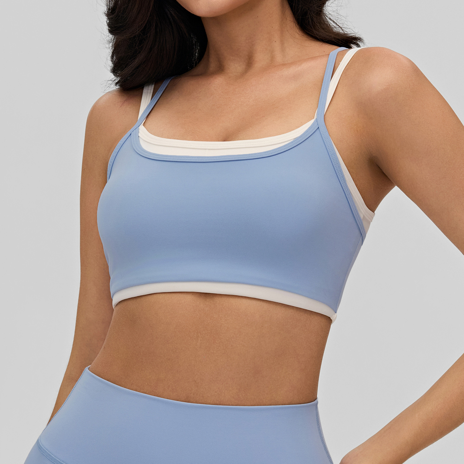 Wholesale Lightweight Double Layer Light Support Breathable Front Logo Yoga Women Sports Tops Gym Bras
