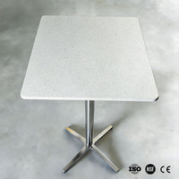 Table de salle à manger VIP carrée en surface solide personnalisée, bord arrondi, marbre, mobilier de cantine
