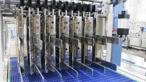 Şişelenmiş su üretim hattı ile dayanıklı ısı Shrink Film paketleme sarma makinesi