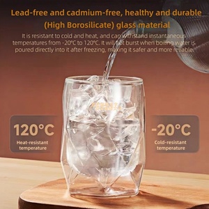 Bicchiere Isolante in Vetro Borosilicato a Doppia Parete con Motivo Natalizio Vittoriano, Taglio Diamante, Soffiato a Mano per Caffè - Product Image 6