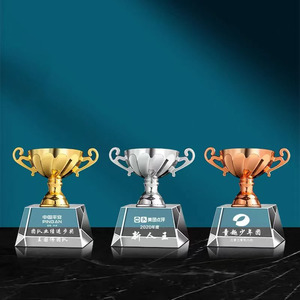 Trofei Personalizzati in Cristallo e Metallo Ecologici con Logo Stampato UV per Medaglie Sportive Mondiali e Campioni dei Bambini - Product Image 6