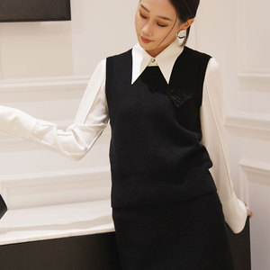 Gilet en tricot pour femmes Vente en gros en usine Pull à col rond en laine mérinos noire Pull pour femmes sans manches - Product Image 2