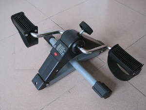 Vélo d'exercice portable multifonction pour personnes âgées Mini vélo pliant à pédale Vélo d'exercice pliable avec écran LCD - Product Image 3