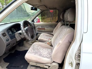 Venta al por Mayor <span class=keywords><strong>de</strong></span> Camionetas <span class=keywords><strong>Nissan</strong></span> 2011 Euro III con Caja <span class=keywords><strong>de</strong></span> Cambios Manual, Neumáticos R15, Asientos <span class=keywords><strong>de</strong></span> Tela, Volante a la Izquierda, 5 Asientos, Motor <span class=keywords><strong>de</strong></span> Gasolina <span class=keywords><strong>de</strong></span> 2.4L - Product Image 5