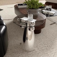Table d'appoint contemporaine minimaliste en métal avec plateau en verre, structure en acier inoxydable, petite table d'angle pour canapé d'hôtel