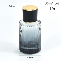 Vente en gros de flacons en verre colorés vides de 1,6 oz (50 ml) pour cosmétiques, flacon pulvérisateur en verre avec bouchon pompe en stock