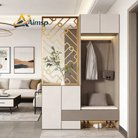 Meubles de salon de style moderne avec structure résistante à l'humidité et plusieurs compartiments, adaptés à la décoration du salon