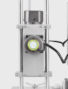 Machines de capsulage pour bouteilles d'eau en plastique, bouteilles d'huile d'olive, bouteilles de jus, flacons de parfum, flacons de vernis à ongles, bouteilles de lait et canettes en aluminium - Product Image 6