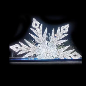 Décorations lumineuses de Noël pour extérieur, motif flocon de neige LED, pour la décoration des rues, des parcs, des centres commerciaux et des cours. - Product Image 1