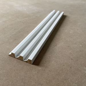 En gros, profilés en pin blanc apprêté, qualité peinture, pour murs et plafonds, à rayon lisse, prêts à l'installation - Product Image 2