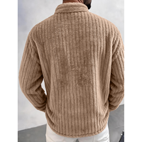 Nouvelle veste chemise en peluche douce à col montant et boutonnée avec poche poitrine pour homme – Collection Hiver 2026 – Tenue décontractée