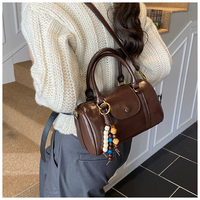 Maßgefertigte Vintage Öl-Wachs PU-Leder Mini Boston Handtasche Damen Zylinderförmige Crossbody Schultertasche für Tägliches Einkaufen
