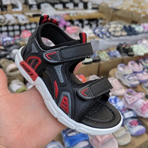 2026 Mode Balles d'occasion de chaussures pour enfants (baskets, sandales, chaussures de basketball de marque) en gros, assortiment mixte - Product Image 1
