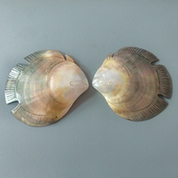 Décoration de maison en nacre noire naturelle faite à la main, gravée en forme de poisson, pour bijoux
