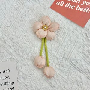 Broche de Flor de Tela Pequeña de Cinco Pétalos con Perla Hecha a Mano, Accesorios de Ropa para Niños, Sombreros y Maletas de Primavera - Product Image 3