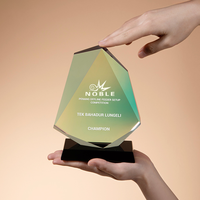 Premio grabado personalizado de trofeo de cristal de Color Noble recién llegado para la competencia de configuración de alimentador fuera de línea Penang