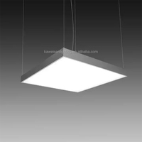 Suspension plate carrée moderne de 600x600mm montée sur panneau LED éclairage rétro-éclairé en aluminium noir suspension commerciale pour bureau