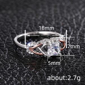 Anello da Donna con Design Geometrico Bicolore Color Rosa - Product Image 4
