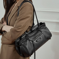Bolso Horizontal ABG de Cuero Genuino con Cierre de Cremallera, Estilo Urbano con Tachuelas y Punta Abierta, para Negocios, Desplazamientos, Estilo Punk y Motero
