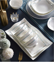 Services de table de luxe contemporains en porcelaine fine – Durables, non toxiques, motif Royal Cafe, ustensiles inclus