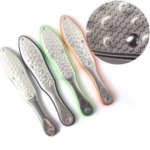Râpe à pieds double face en acier inoxydable, à mailles grossières et fines, outil de pédicure pour éliminer les callosités, pour le soin des pieds - Product Image 1