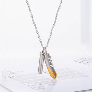 Collar con colgante de botella de perfume de plumas, de acero de titanio, abrible, regalo de joyería para mujer, collares de cadena de moda - Product Image 1