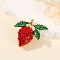 Broches élégantes et glamour en forme de fraises pour femmes et jeunes filles – Bijoux fantaisie tendance – Vente flash