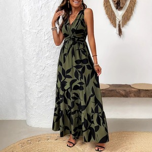 La dernière robe décontractée pour femme à col en V sans manches, imprimé floral, avec ourlet torsadé et volants, robe maxi - Product Image 3