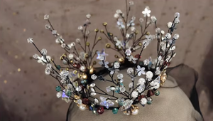 Tiara <span class=keywords><strong>de</strong></span> Corona Redonda <span class=keywords><strong>de</strong></span> Cristal y Pedrería Original Hecha a Mano, Tocado Floral Nupcial, Accesorio para el Cabello para Bodas y Espectáculos - Product Image 6