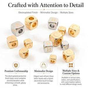Perles en forme de cube dorées, breloques personnalisées avec initiales, adaptées aux bracelets, chaînes de téléphone et pendentifs de sac - Product Image 2