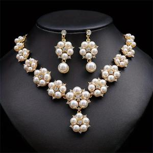 European and American Explosions Vintage Imitation Pearl Diamond Leaves Flower Necklace Set New Bridal <b>Wedding</b> <b>Accessories</b> - Product Image 1