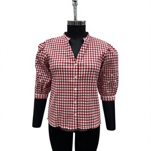 เสื้อเชิ้ตผู้หญิงลายสก็อตสีแดง ผ้าฝ้าย 100% คอจีน แขนสามส่วน ปักลาย สวมใส่สบาย ระบายอากาศดี ติดกระดุม เหมาะสำหรับฤดูใบไม้ผลิและฤดูร้อน - Product Image 1