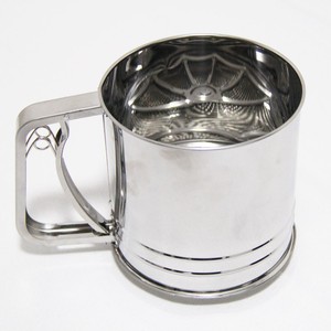 Outils de cuisson de <span class=keywords><strong>tamis</strong></span> à farine d'acier inoxydable Offre Spéciale dans les outils semi-automatiques de pâtisserie de <span class=keywords><strong>tamis</strong></span> de maille de sucre de gâteaux pressés à la main - Product Image 1