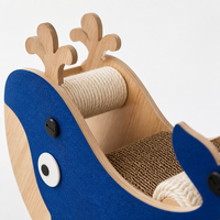 YAOYUE Griffoir pour chat en carton ondulé en forme de baleine, avec barre en sisal et surface intérieure ondulée pour griffer