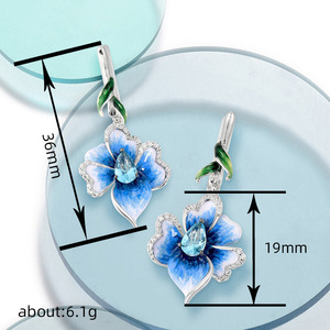 Orecchini pendenti a fiore E2058 placcati argento con zirconi taglio a pera, gioielli da festa da donna, orecchini alla moda in lega - Product Image 5
