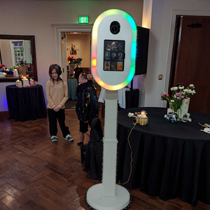 2025 Salsa ovale bois couleur iPad photomaton DSLR appareil photo partage instantané des médias sociaux pour les photos et vidéos kiosque <span class=keywords><strong>Selfie</strong></span> - Product Image 2