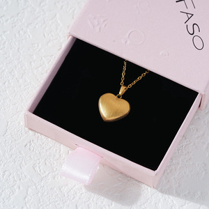 Collar con Colgante de Corazón Chapado en Oro de 18K JUSTOP 304 316, Cadena de Aleación, Unisex, Uso Diario Romántico, Certificado por Terceros - Product Image 1