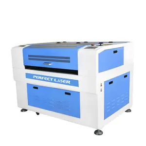 Mesin pemotong CO2 otomatis tanpa awak, mesin pemotong Laser CO2 900x600mm Label pola kain kamera CCD Laser sempurna